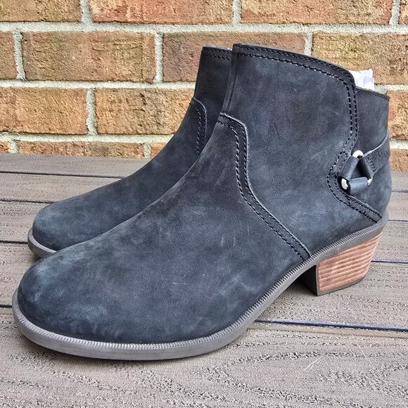 Teva Shoes - Teva Foxy Ankle Boots Women's Size 10 Black Nubuck Leather Side Zip Short Bootie